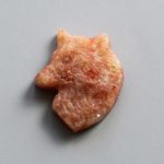 Sun Stone Wolf head 10x32x38mm A+