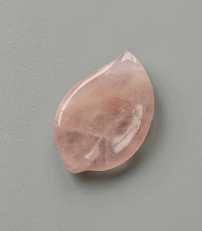 Rose Quartz Leaf Shape Thumb stone 2 inch (0.7 x 3.5 x 5cm) A/A+
