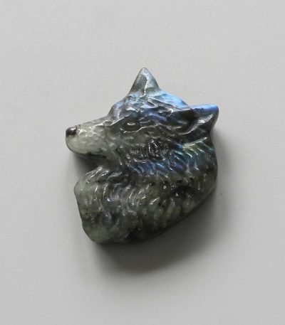Labradorite Wolf head 10x32x38mm A+