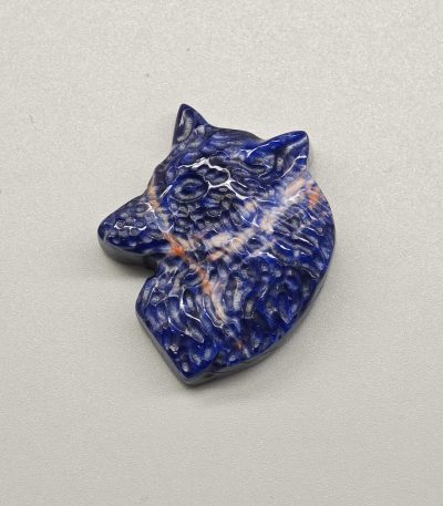 Sodalite Br Wolf head 10x32x38mm A+