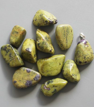 Stitchtite & Serpentine Free Form Tumble Pendant With Silver 18-25mm A