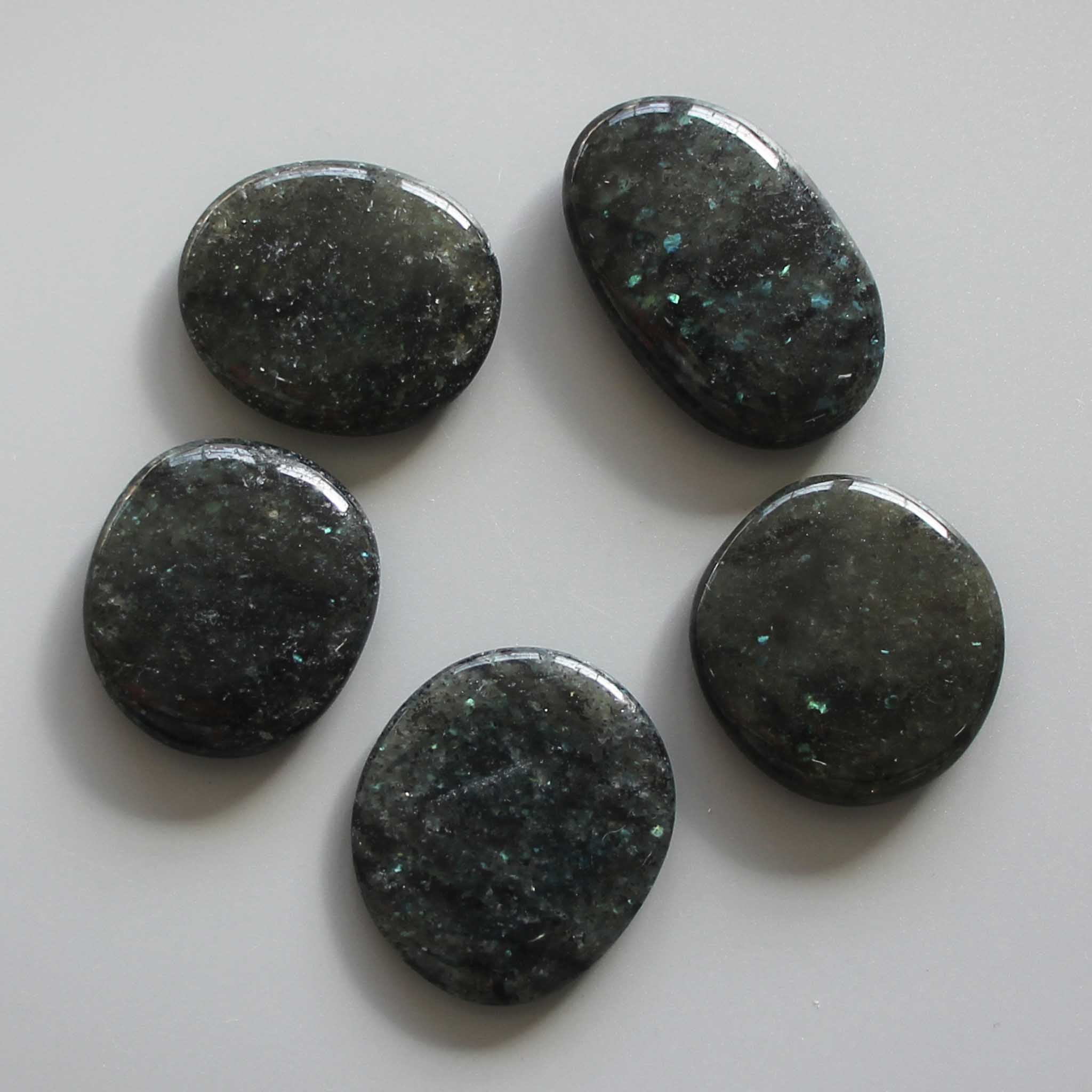18efbed563018599e19982414a60b531-1 Mirco Labradorite Smooth Stone 1.6 inch (0.8-1 x 3.5-4.5cm) A