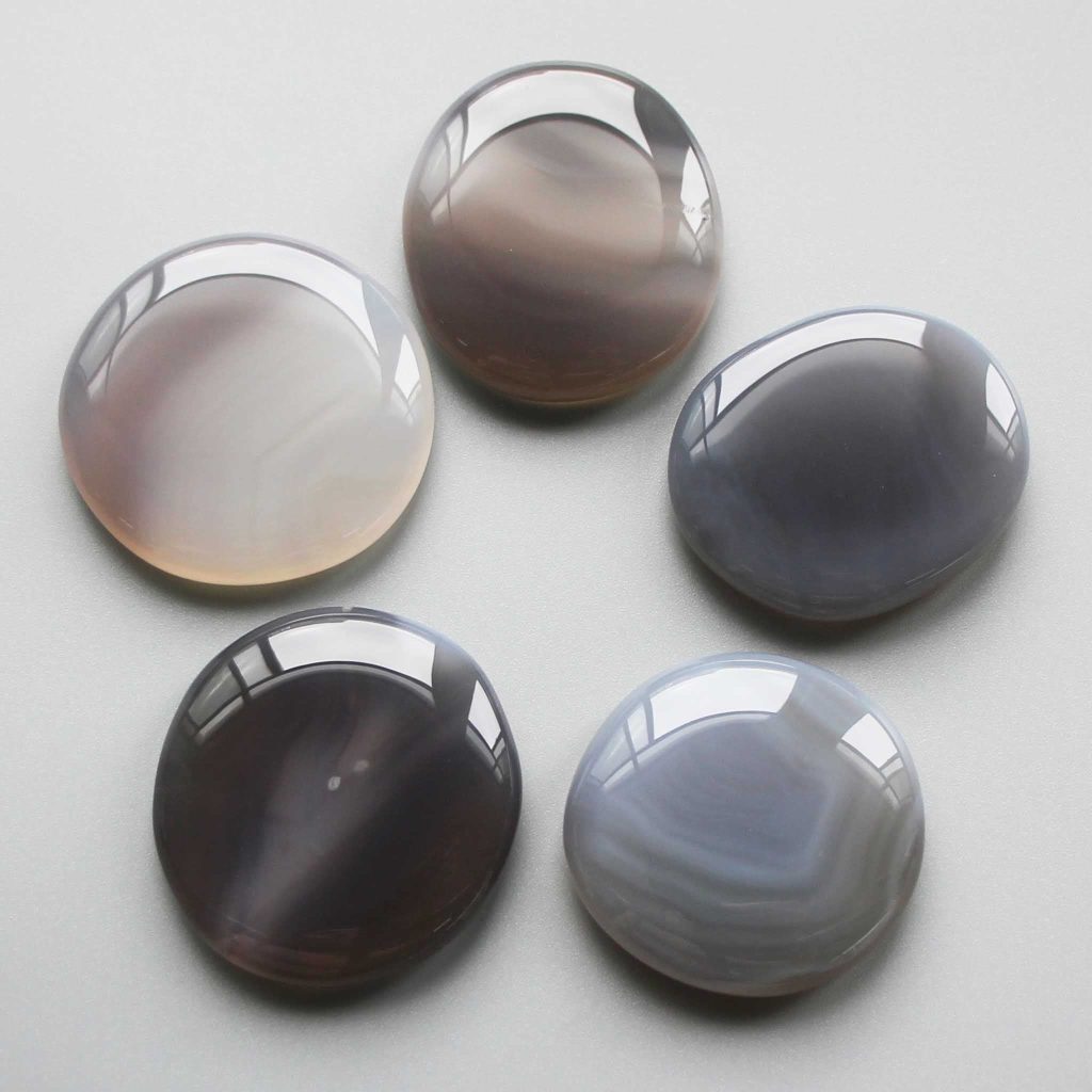 Agate Smooth Stone 1.6 inch (0.8-1 x 3.5-4.5cm) A
