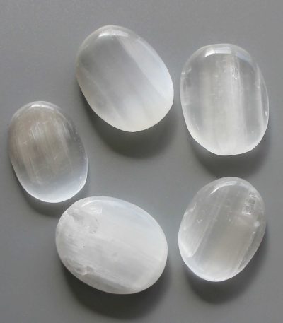 Selenite Satin Spar Smooth Stone 1.6 inch (0.8-1 x 3.5-4.5cm) A