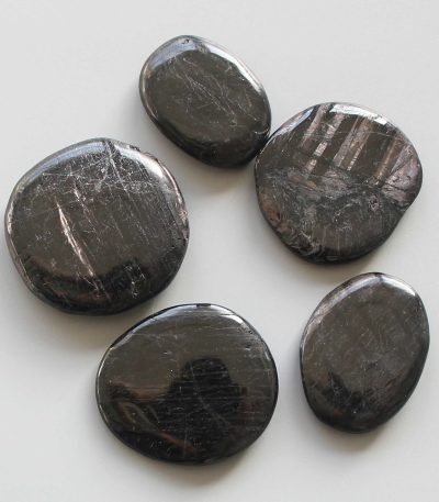 Hypersthene Smooth Stone 1.6 inch (0.8-1 x 3.5-4.5cm) A/B