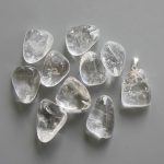 Crystal Free Form Tumble Pendant With Metal M004 18-25mm A
