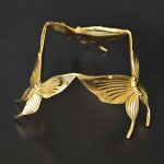 (Stone TBC) Butterfly Shape Gold Color Metal Sphere Stand 6x14cm (Grade TBC)