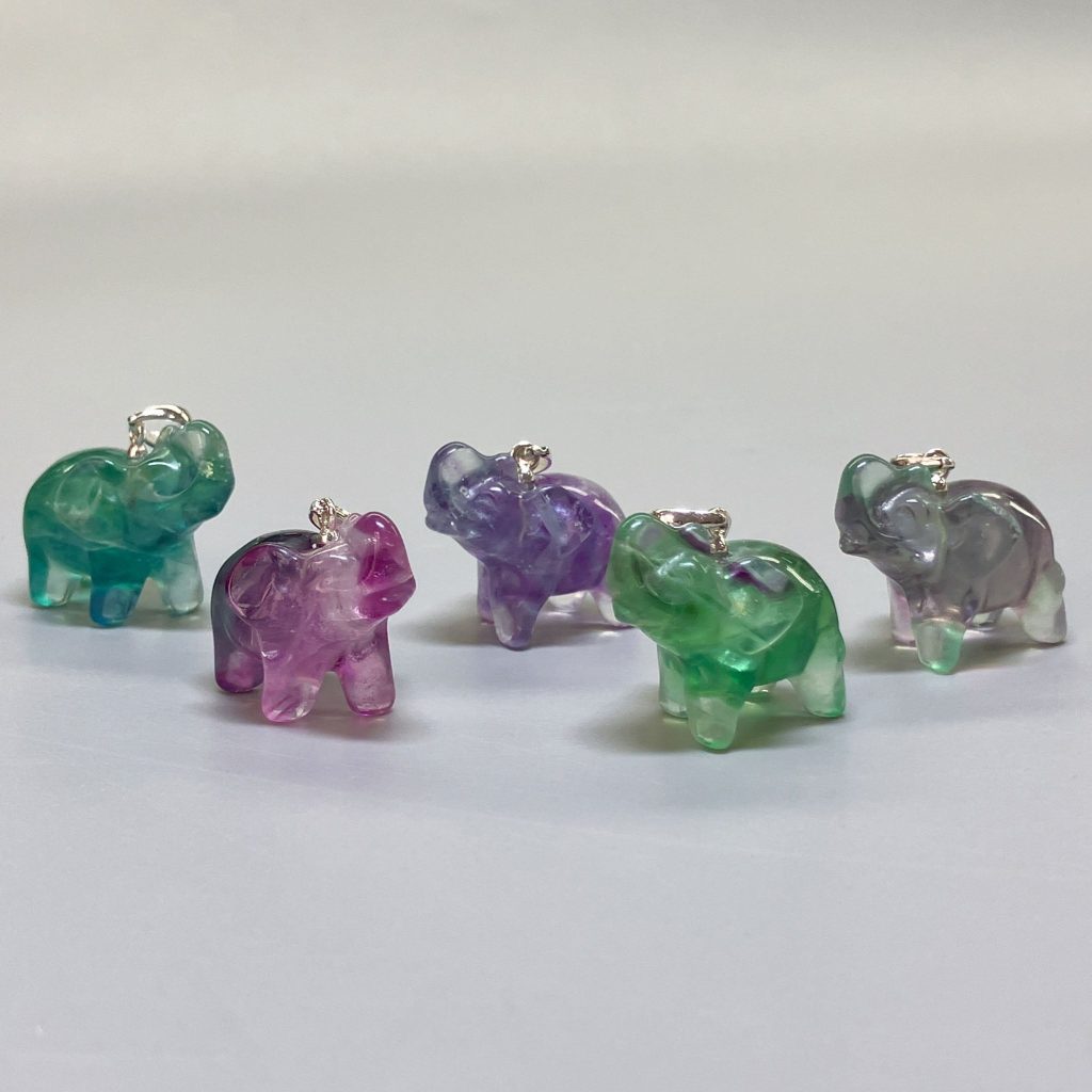 Rainbow Fluorite Elephant P Pendant With Silver 18/22mm A/A+