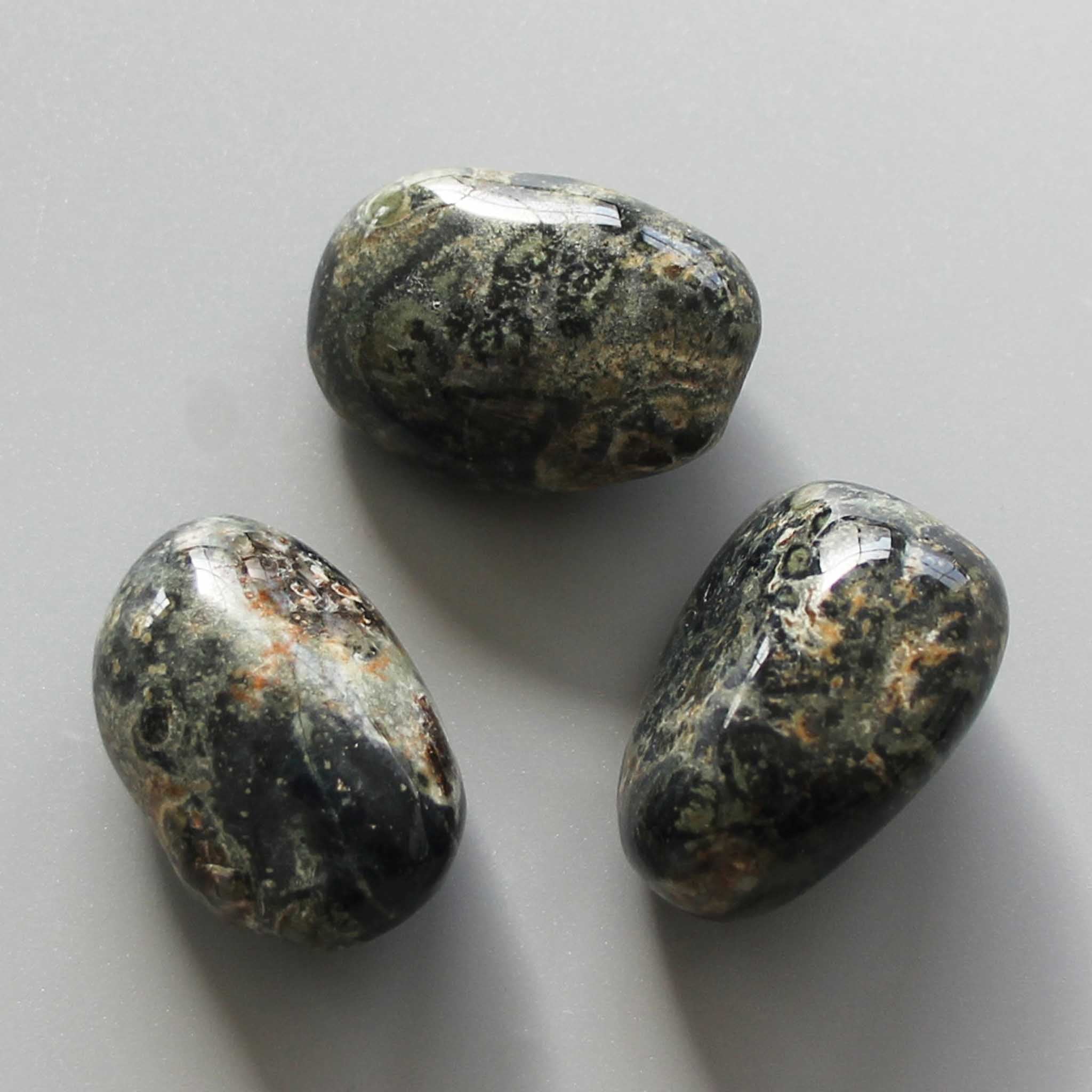 347ed451e4e86505da688e6234f4f58c-1 Kambaba Jasper Tumble Stone 1 inch (2-3cm) B