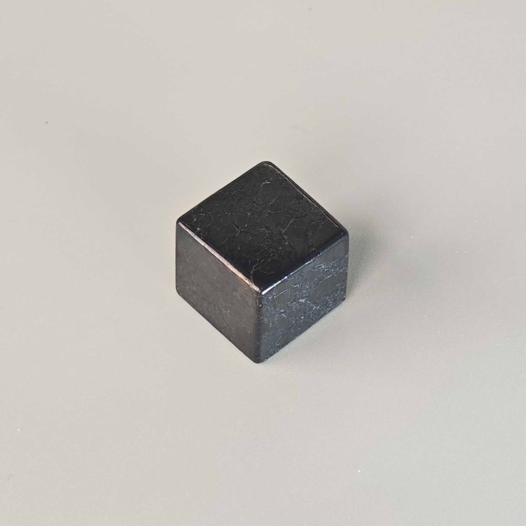 Shungite Cube 1.6 inch (4cm） A