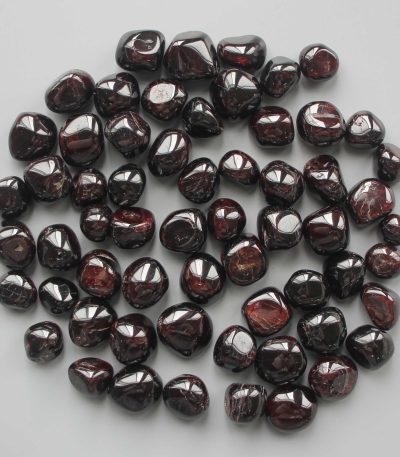 Garnet Tumble Stone 1 inch (2-3cm) A