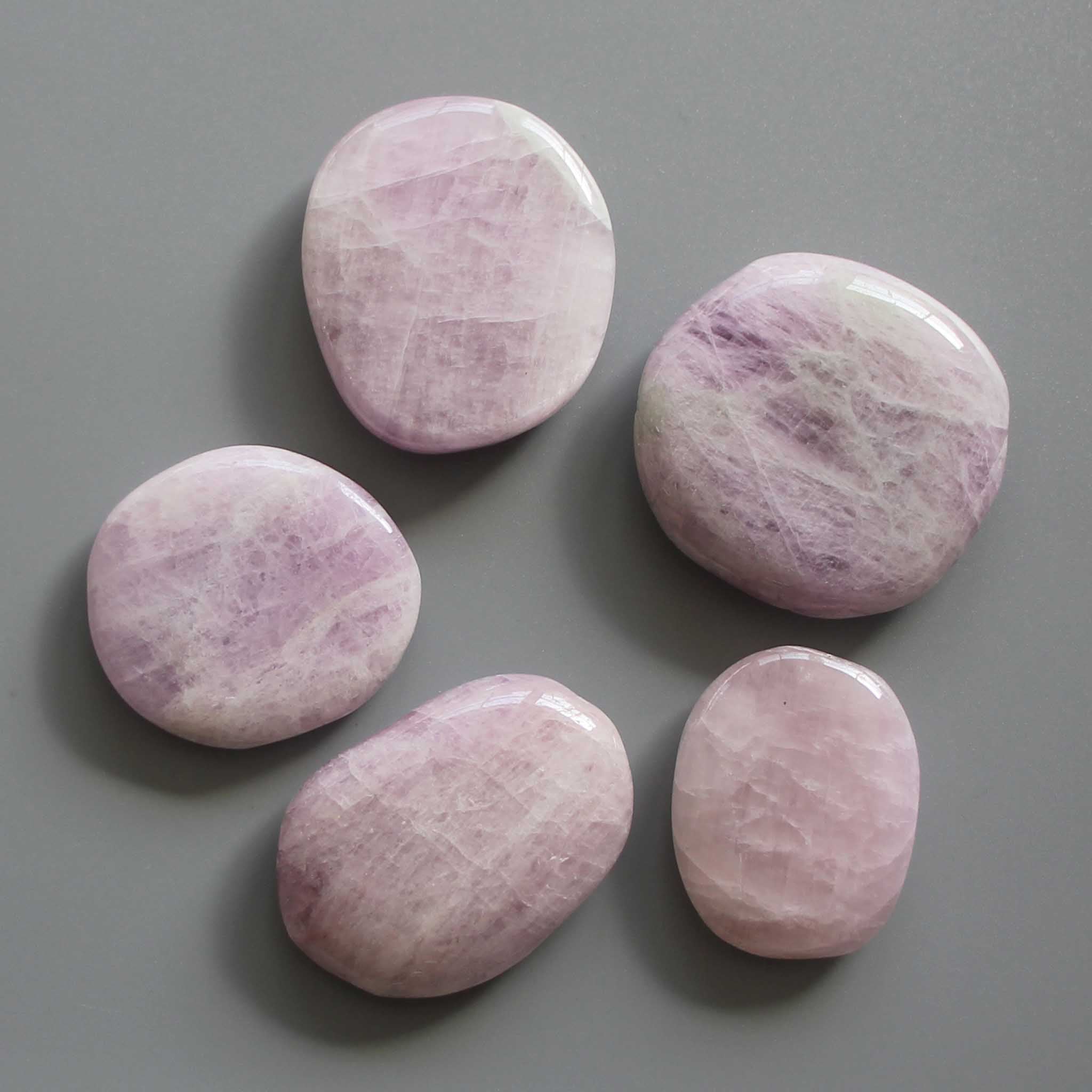 3b81917ab5aed62baf18517939258f8b-1 Kunzite Smooth Stone 1.6 inch (0.8-1 x 3.5-4.5cm) A