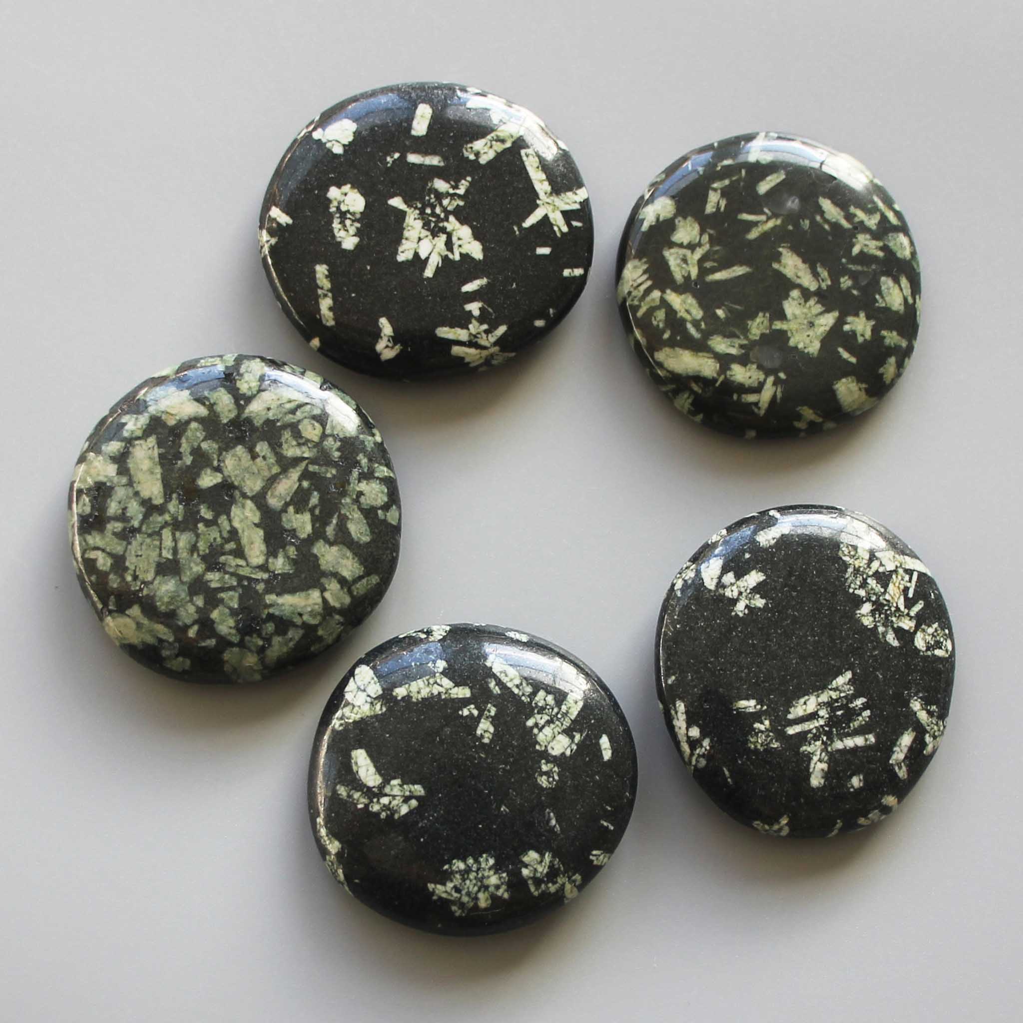 3d2da869d2b5ed608a2d3b5ad7d5aada-1 Chinese Writting Stone Smooth Stone 1.6 inch (0.8-1 x 3.5-4.5cm) A