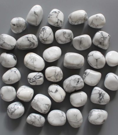 Howlite White Tumble Stone 1 inch (2-3cm) A