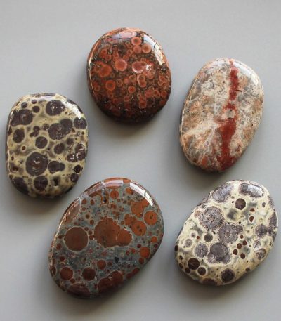 Mix Color Snowflake Smooth Stone 1.6 inch (0.8-1 x 3.5-4.5cm) A
