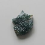 Moss Agate Wolf head 10x32x38mm A+