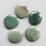Green Aventurine Smooth Stone 1.6 inch (0.8-1 x 3.5-4.5cm) A/B