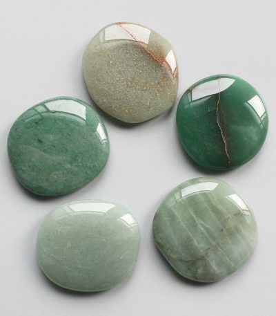 Green Aventurine Smooth Stone 1.6 inch (0.8-1 x 3.5-4.5cm) A/B