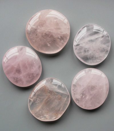 Rose Quartz Smooth Stone 1.6 inch (0.8-1 x 3.5-4.5cm) A