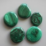Malachite Smooth Stone 1.6 inch (0.8-1 x 3.5-4.5cm) A/A+