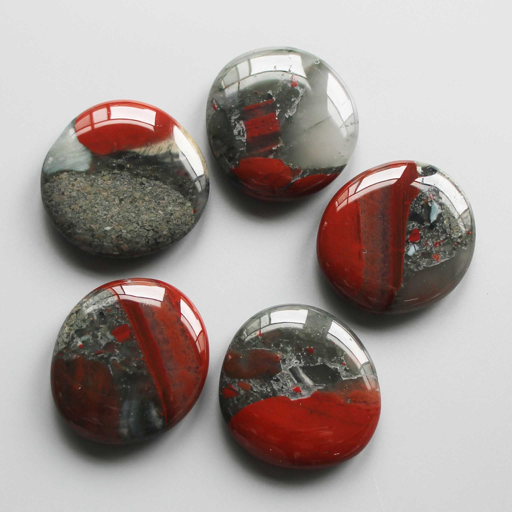 5cfef04e422586d10821dd74e7baf3ef-1 Blood Stone Af Smooth Stone 1.6 inch (0.8-1 x 3.5-4.5cm) A+/AA