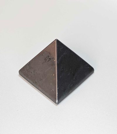 Shungite Pyramid 1.6 inch (4cm) A