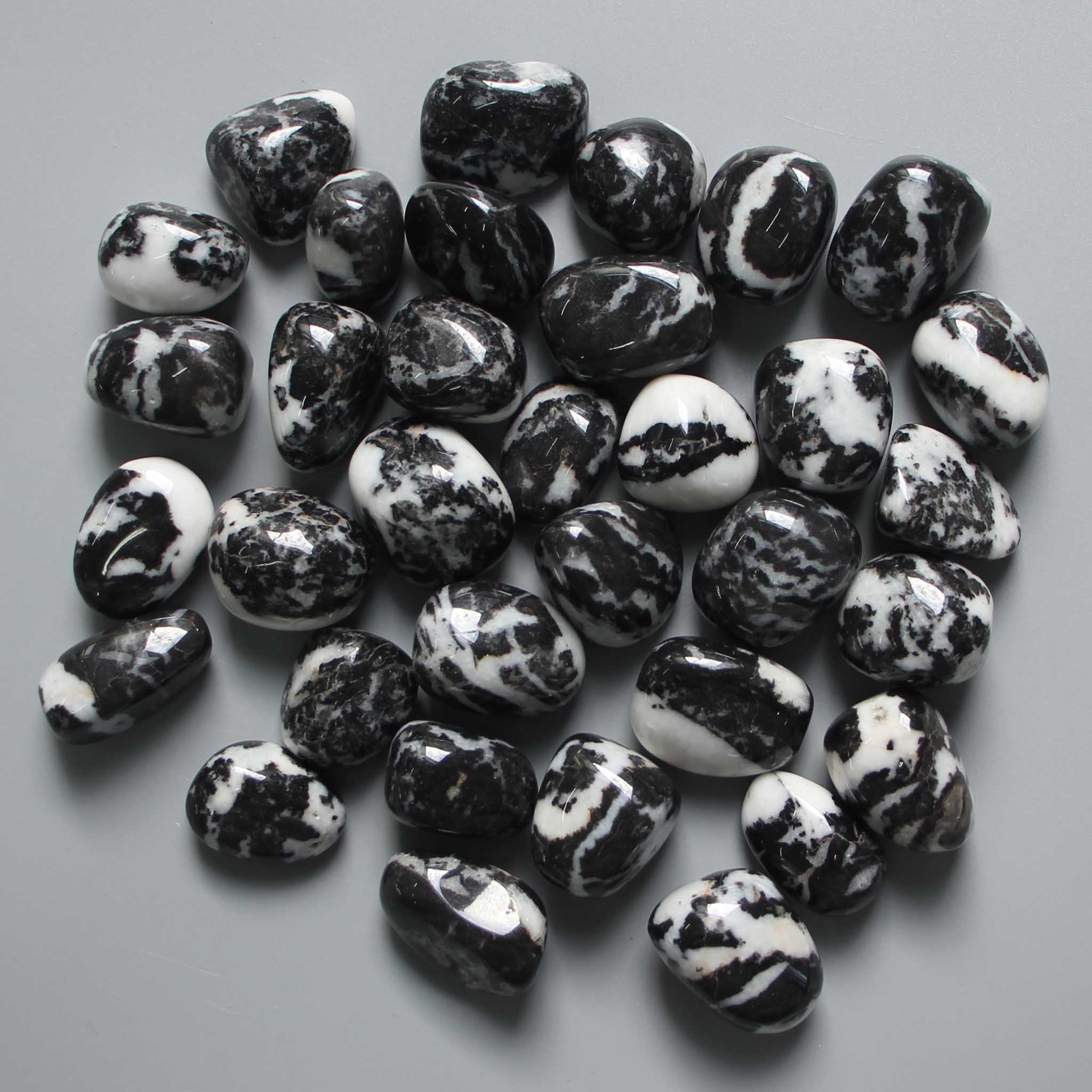 6018beeb54a480e786096ae685d8e290_0586a661-0dc1-4813-9b17-2a35195d1220 Zebra Jasper Tumble Stone 1 inch (2-3cm) A