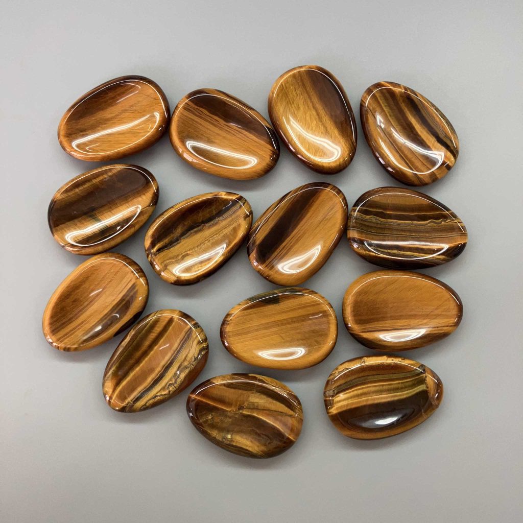 Golden Tiger Eye Thumb Stone 2 inch (1 x 3.5 x 5cm) A/A+