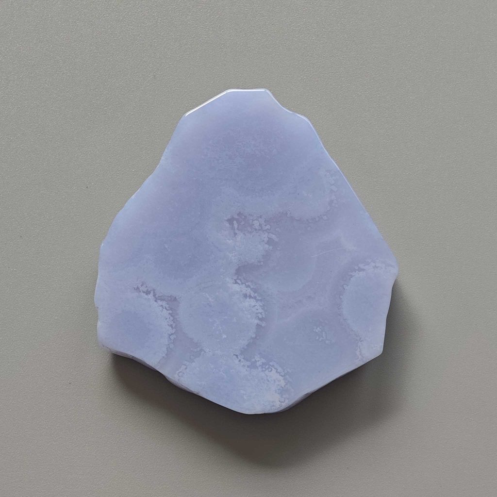Blue Lace Agate Natural Edge Slab 1.6-3.1 inch (0.9 x 4-8cm) A+
