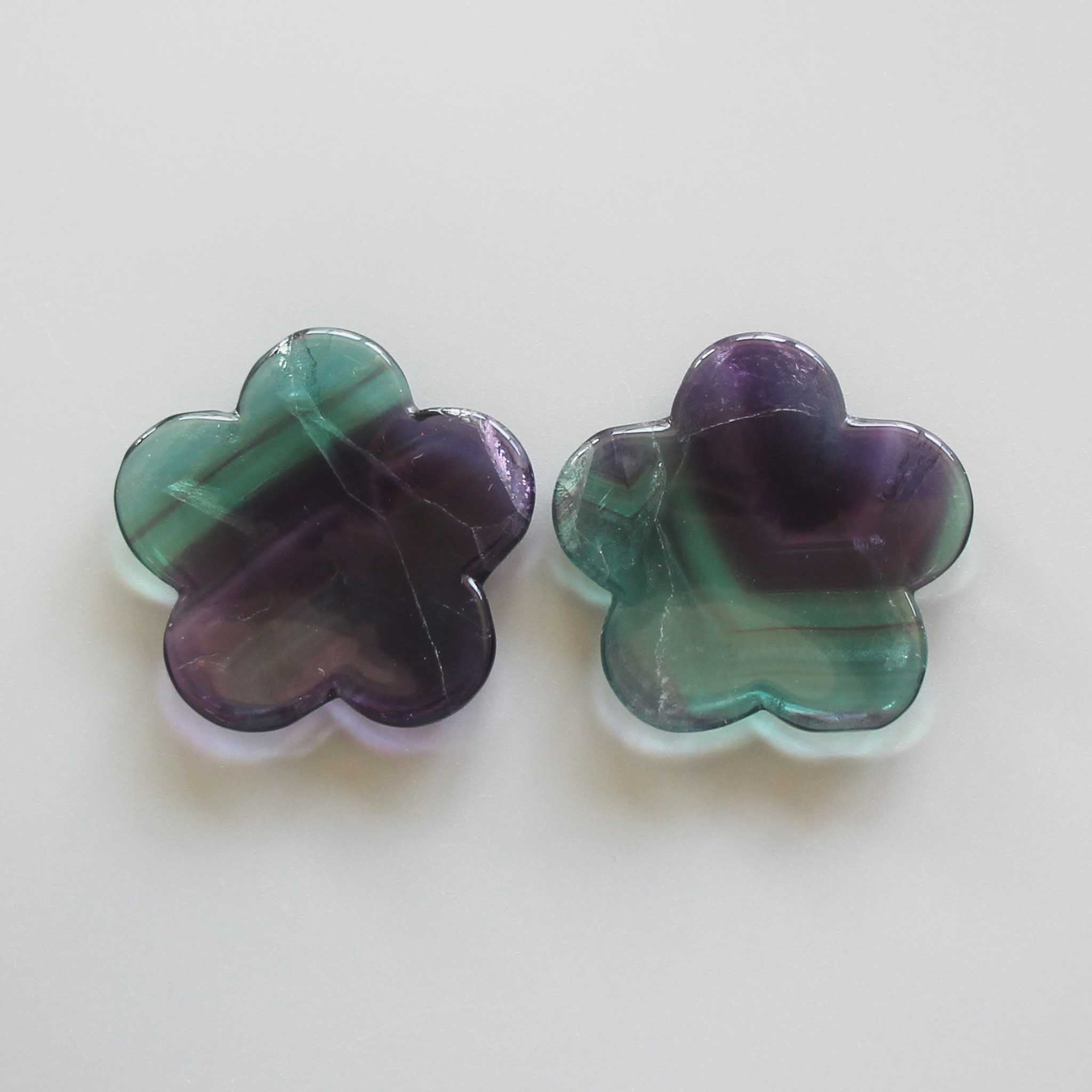 69bd7e7887a9ca1c6b44ef4401a82c89_6a7137ee-9d69-4a28-b600-86c80555f0d9 Rainbow Fluorite Flower Shape Thumb Stone 1.6 inch (0.65 x 4 x 4cm) A/A+