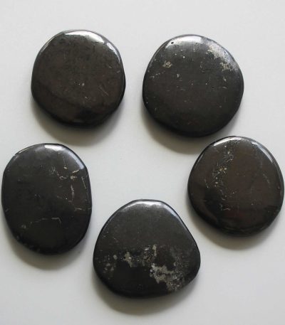Shungite Smooth Stone 1.6 inch (0.8-1 x 3.5-4.5cm) A