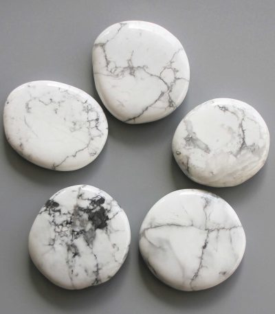 Howlite White Smooth Stone 1.6 inch (0.8-1 x 3.5-4.5cm) A