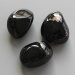 Onyx Black Agate Ch Tumble Stone 1 inch (2-3cm) A/B