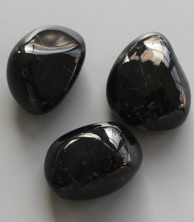 Onyx Black Agate Ch Tumble Stone 1 inch (2-3cm) A/B