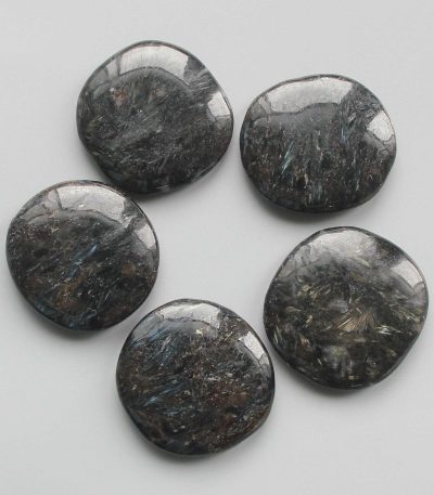 Arfvedsonite Smooth Stone 1.6 inch (0.8-1 x 3.5-4.5cm) A
