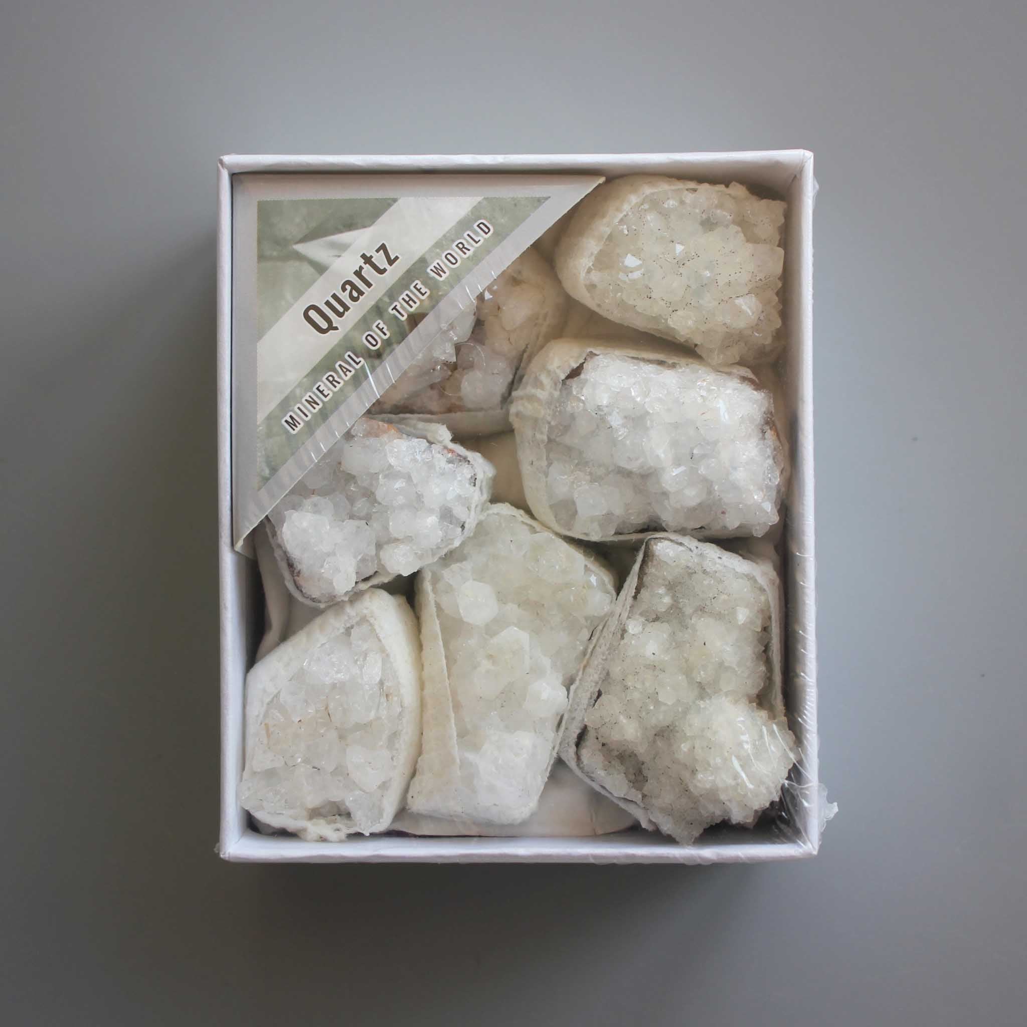 92b8ef39666e0aad00700d16cd83514f-1 Crystal Amulet Geodes Box Set Box Size 40×80×100mm A/B