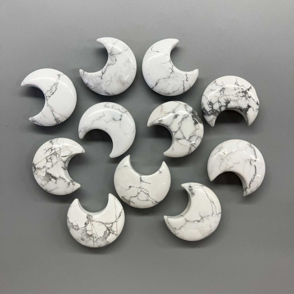 Howlite White Moon 1.4 inch (1.1 x 3.5cm) A