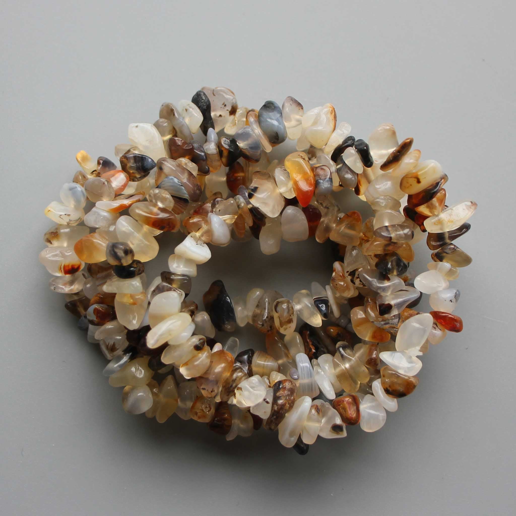 94adbab376b6c53b38ab43a3ada96489_f2cc49b6-5c08-4f13-8911-a26c5d11197f Tree Black & White Agate Chips Bracelet 4/8mm A