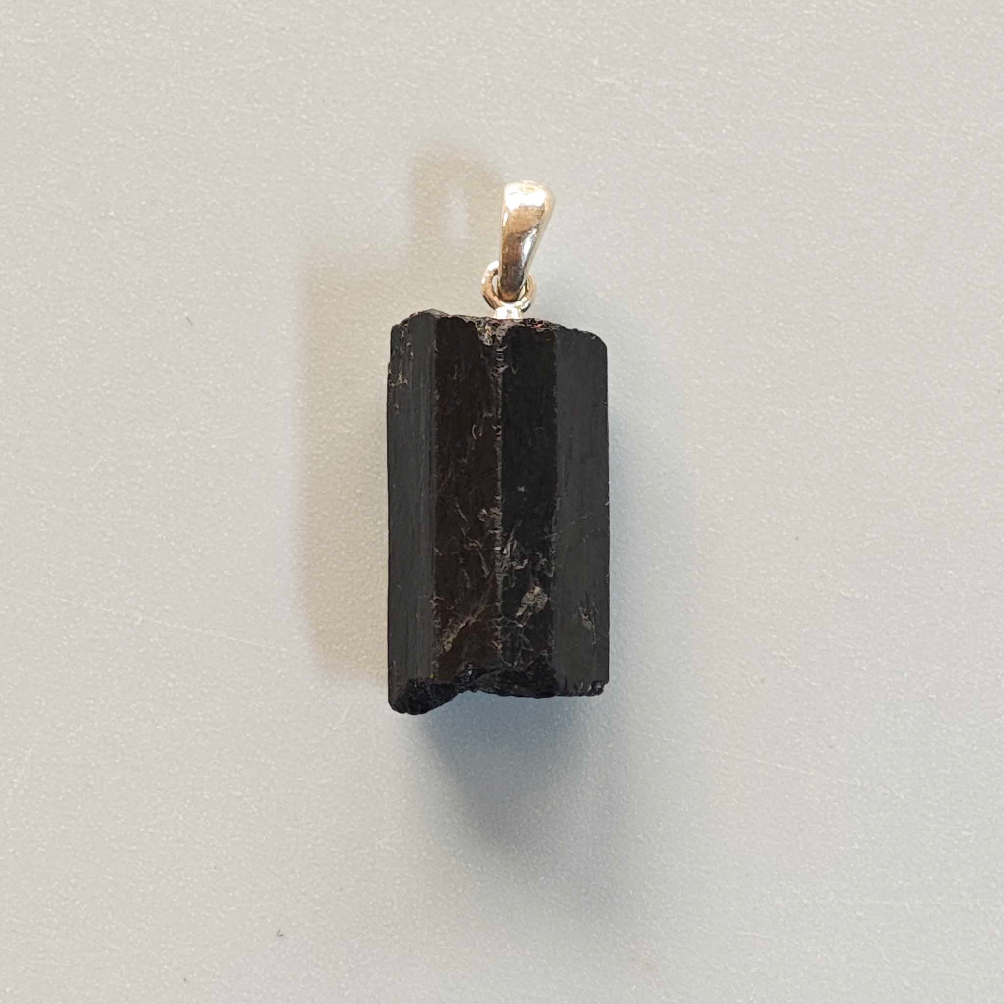 998ac207a3161bc95f073314d654d96b-1 Black Tourmaline Rough Pendant With Silver 20/25mm A