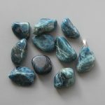 Blue Apatite Free Form Tumble Pendant With Metal M004 18-25mm A-/B+