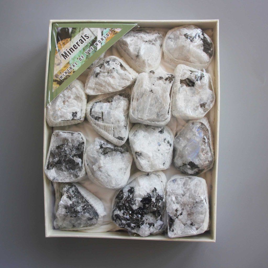 Moonstone With Spark Blue Color Rough Box Set 40x135x175mm A