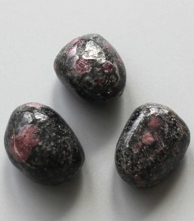 Ruby Schist Tumble Stone 1 inch (2-3cm) A