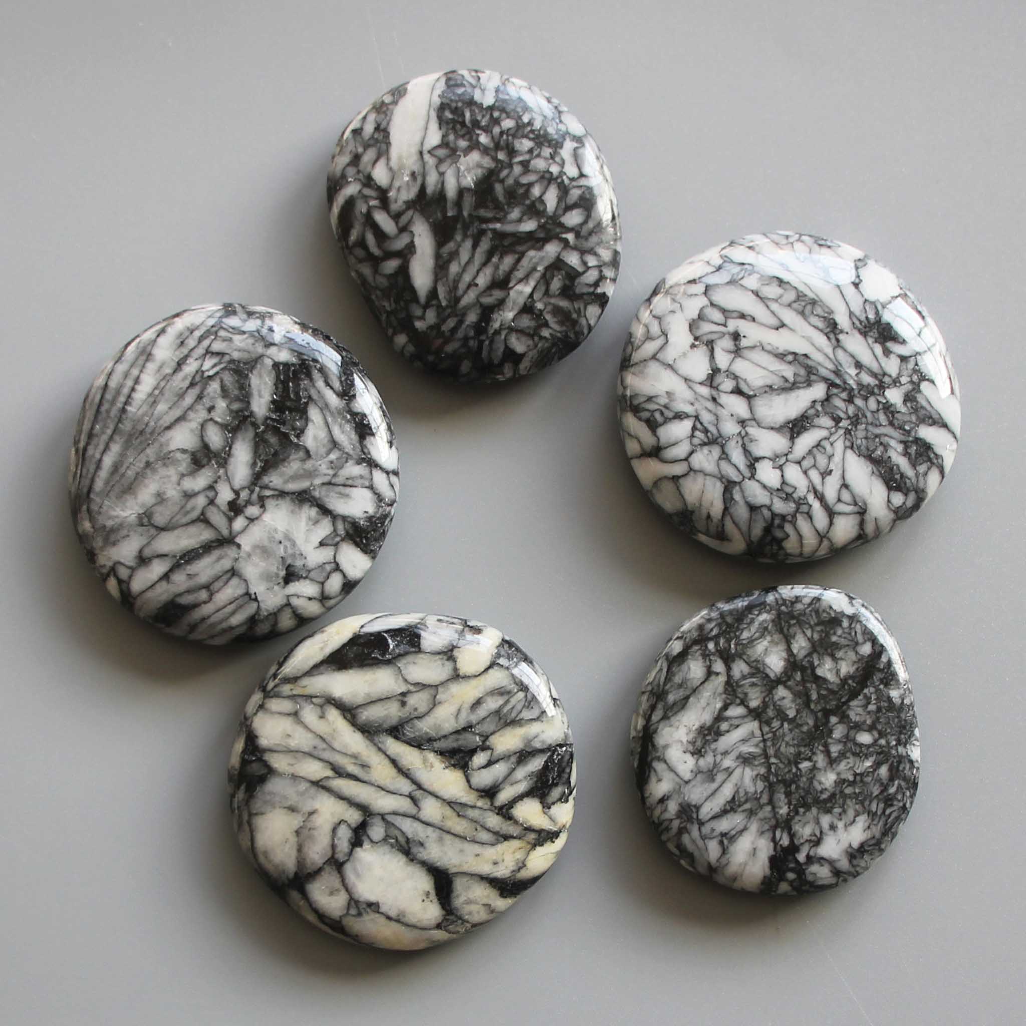 ac67fb68beedb11b6bd8b256ab264bfd-1 Pinolith Smooth Stone 1.6 inch (0.8-1 x 3.5-4.5cm) A/A+