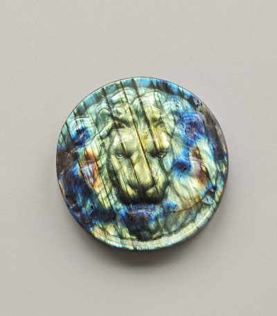 Labradorite Lion 10x50mm AA