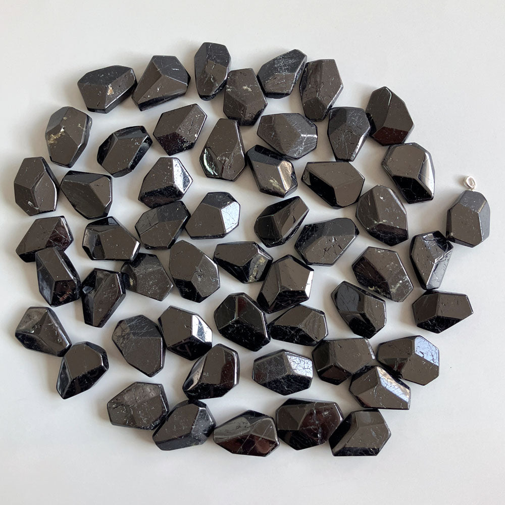 b34b2408bd7e6aa8ace82ba204124228 Black Tourmaline Flat tumble with silver 25-30mm A