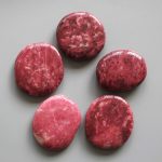 Thulite Smooth Stone 1.6 inch (0.8-1 x 3.5-4.5cm) AA