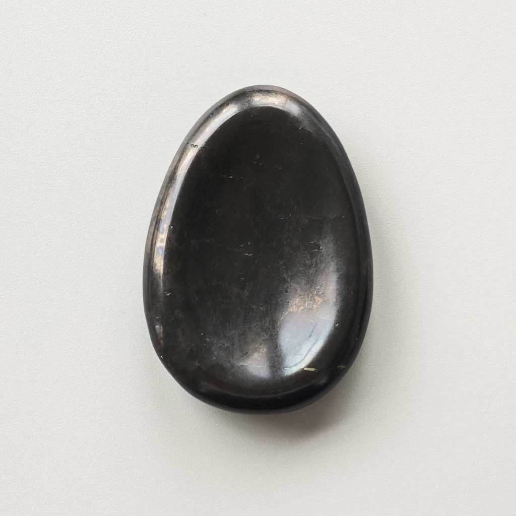 Shungite Thumb Stone 2 inch (1 x 3.5 x 5cm) A