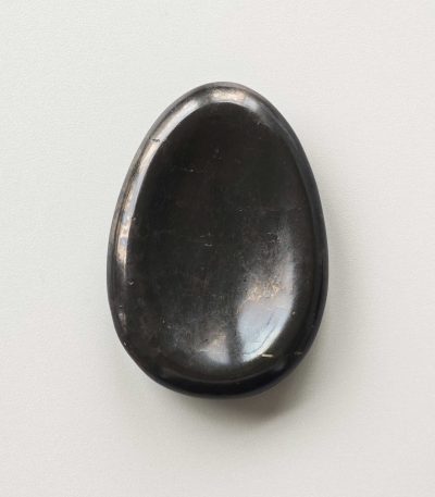 Shungite Thumb Stone 2 inch (1 x 3.5 x 5cm) A