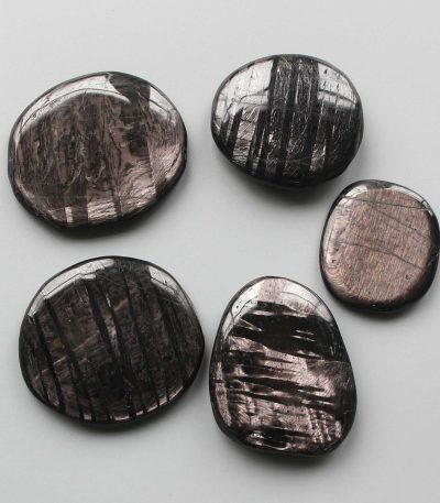 Hypersthene Smooth Stone 1.6 inch (0.8-1 x 3.5-4.5cm) A+/AA