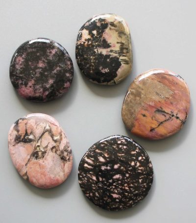 Rhodonite Smooth Stone 1.6 inch (0.8-1 x 3.5-4.5cm) A/B